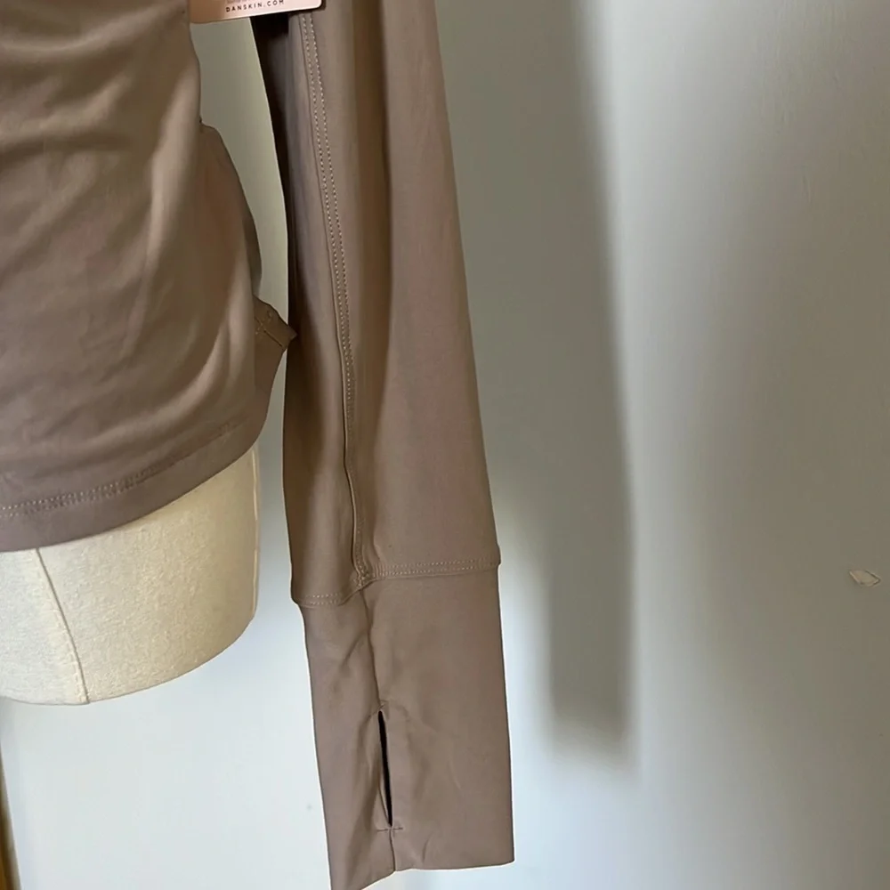 Danskin Barre wrap top